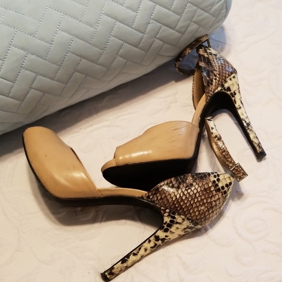 Heels - Picture 3 of 6